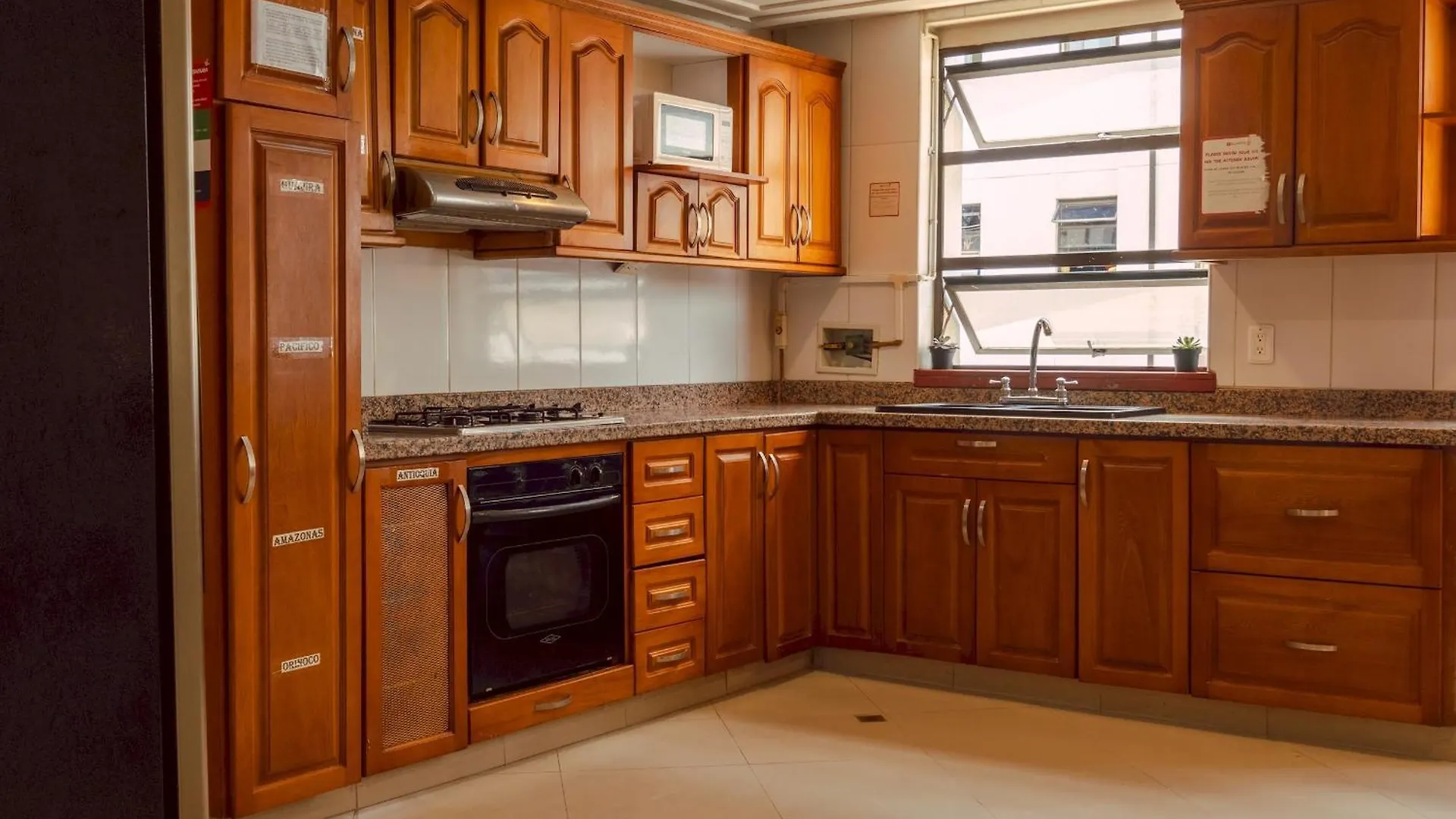 Habitacion Optima Y Central En El Poblado - B9 메딜린 콜롬비아